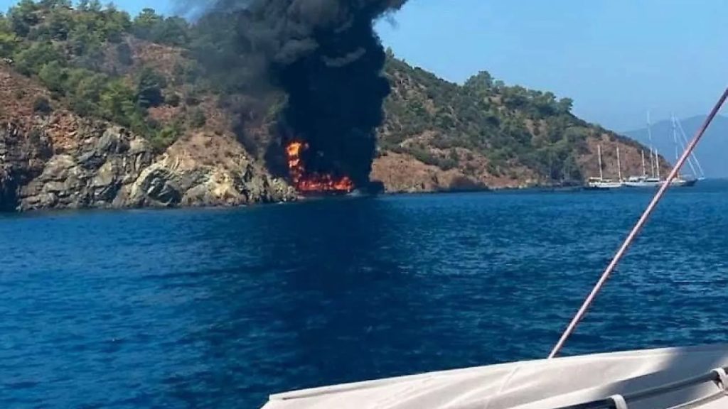 115 Yolcu Denize Atladı