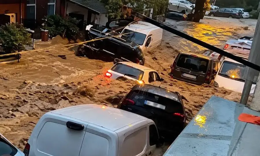 İstanbul'da Yağıştan Dolayı Okul Tatili Uzatıldı
