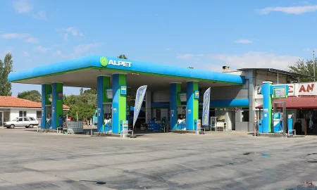 Benzine indirim sonrası akaryakıt istasyonu