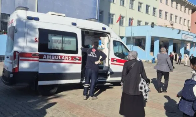 Başakşehir'de Okula Bıçaklı Saldırı
