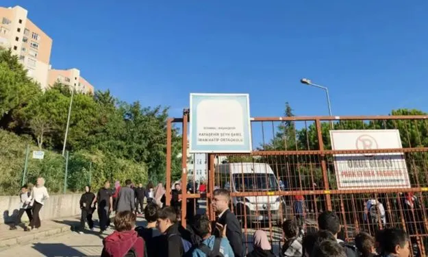 Başakşehir'de Okula Bıçaklı Saldırı