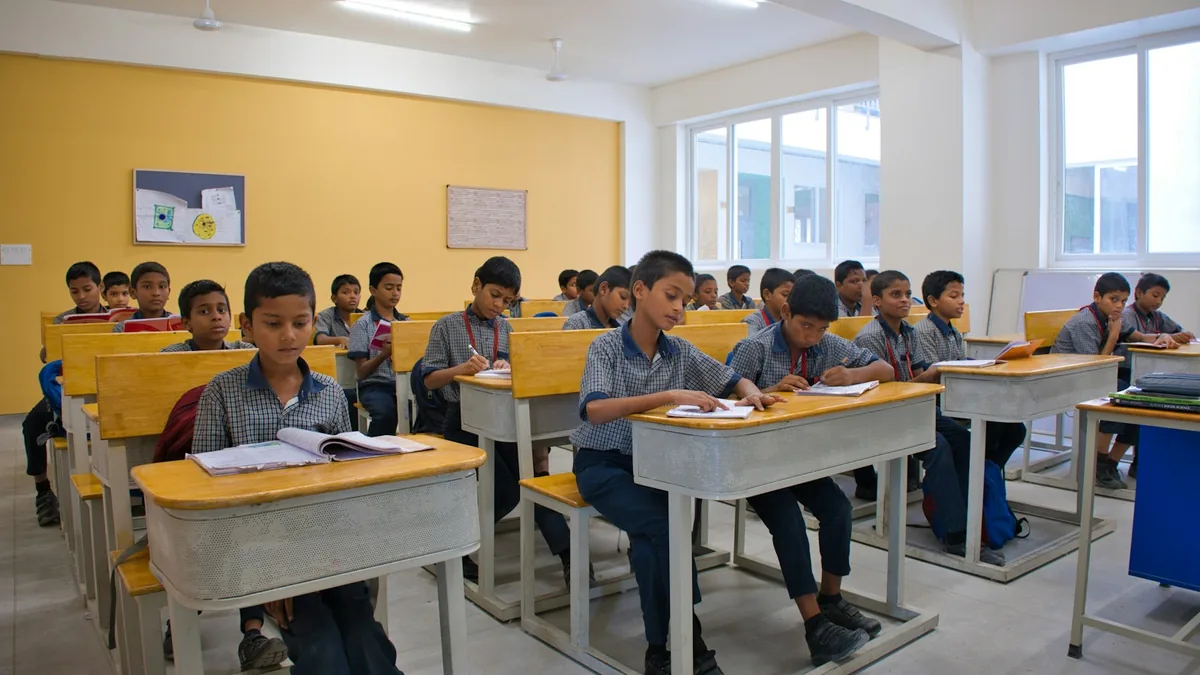 Ortak Yazılı Sınav Sistemi uygulanacak sınıfta öğrenciler